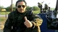 военная_техника военные заебумба личность:родолюб_роки_вулович музыка открытый_рот очки палец_вверх смехуёчки турбо-фолк югославия // 604x340 // 52KB